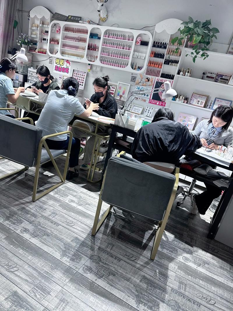 美甲潮流趋势解析:绵阳美甲的新风尚